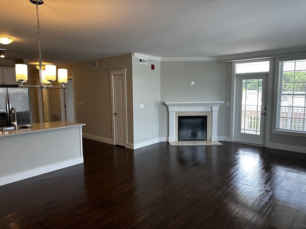 978 Worcester St, Wellesley