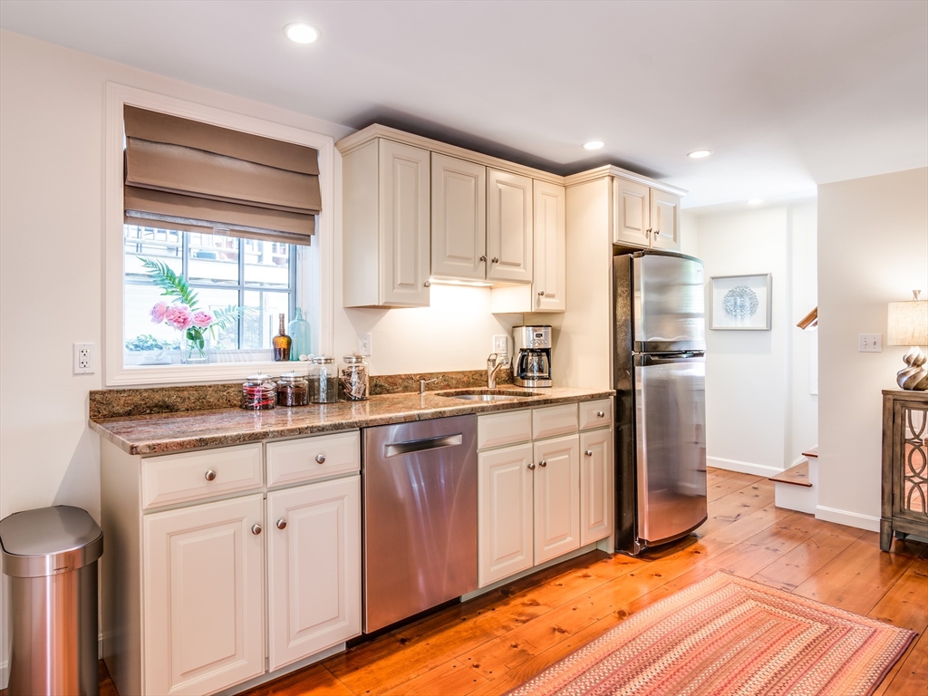 2 Atwood St, Newburyport