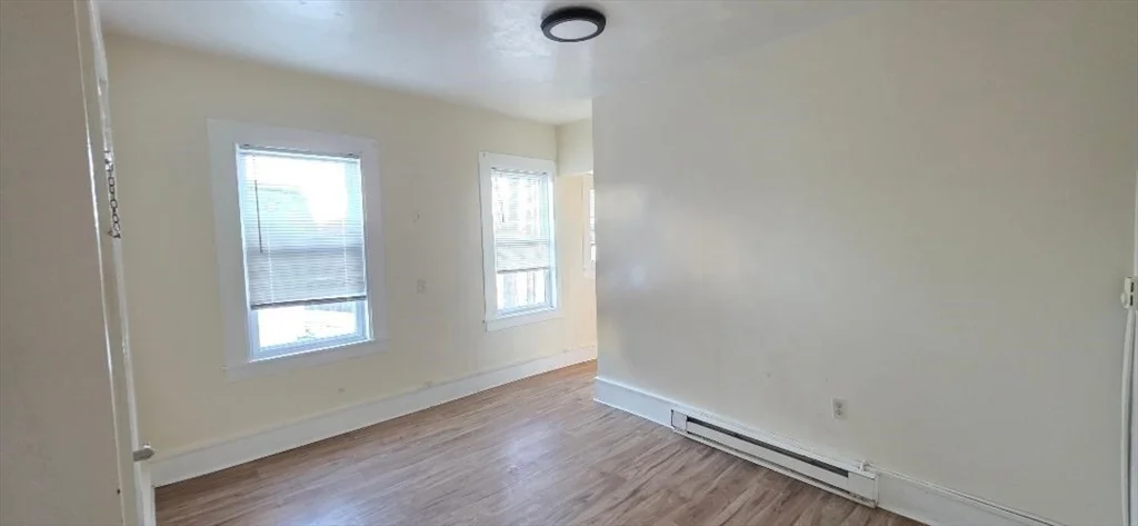 18 Linden St, Rockland