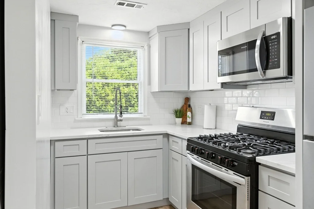 21 Petipas Ln, Randolph