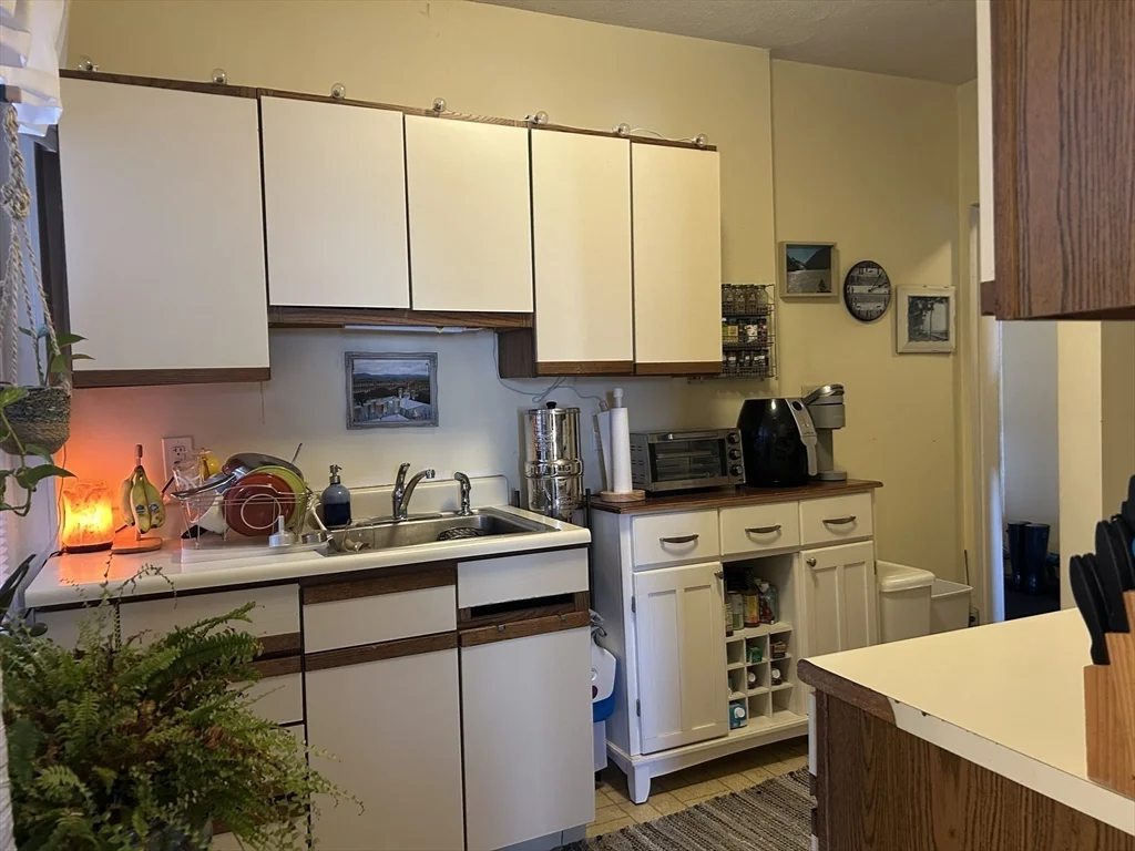 2039 Commonwealth Ave, Brighton