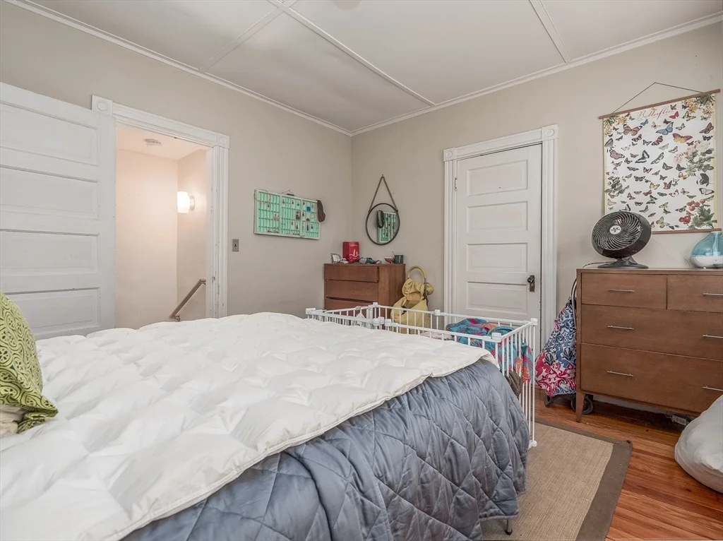 81 Bristol Rd, Medford