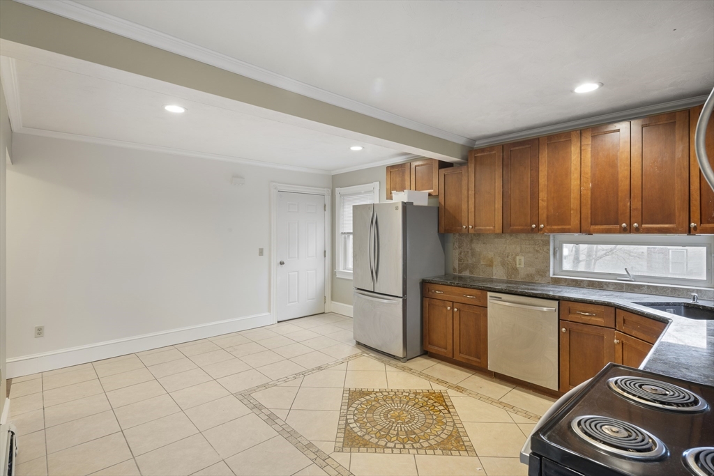 10 Mechanic St, Attleboro