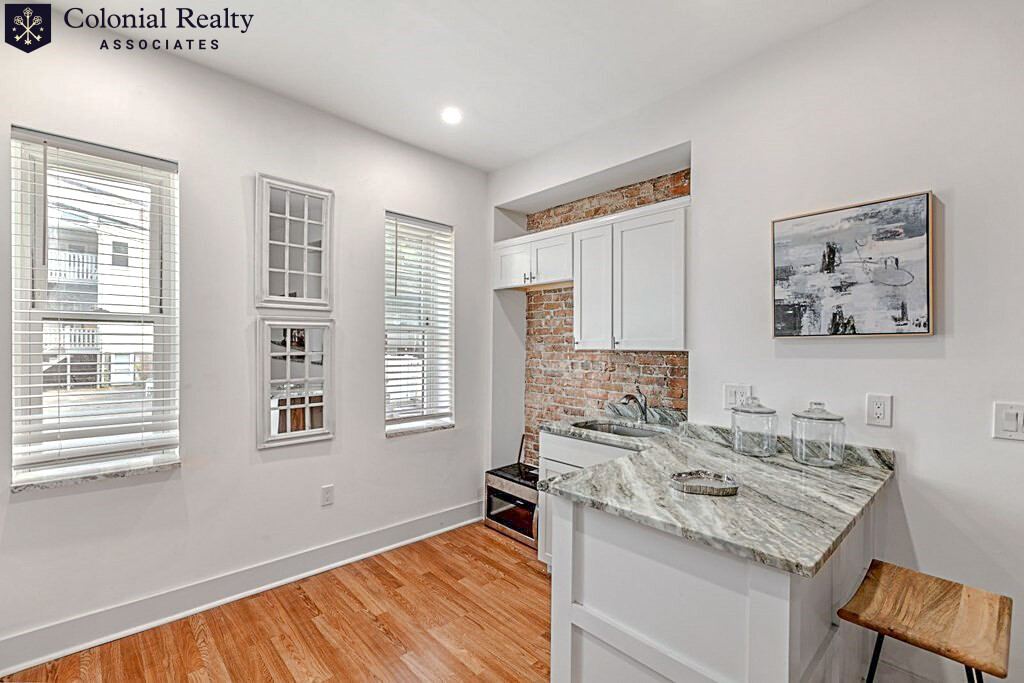 27 Swallow St, South Boston