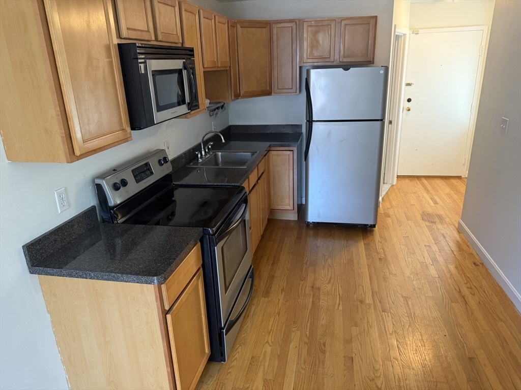 160 Cottage St, East Boston