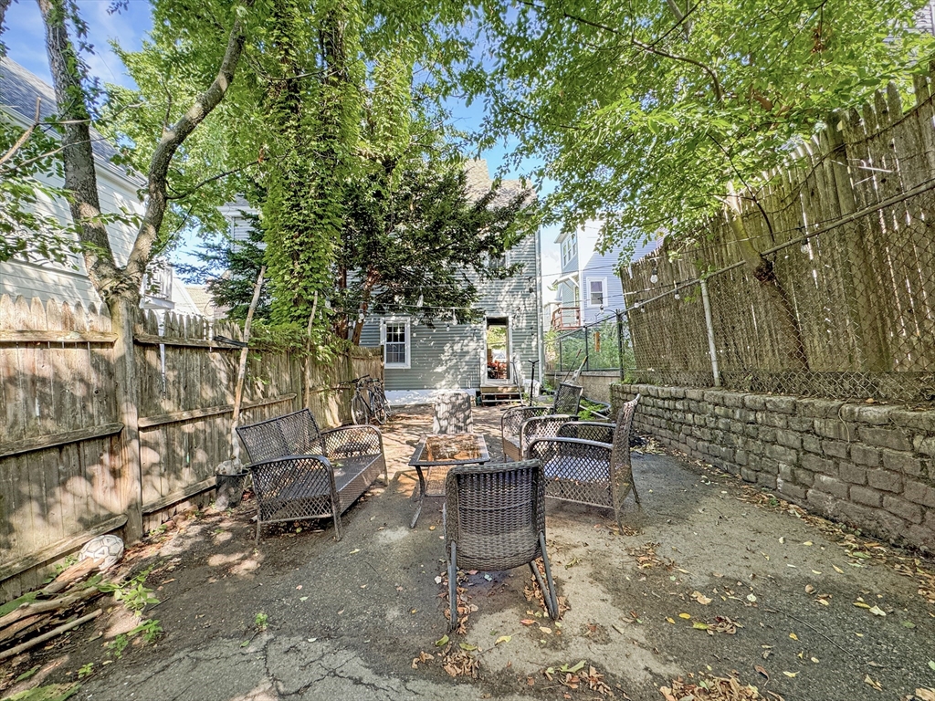 7 Albion Ter, Magoun Square