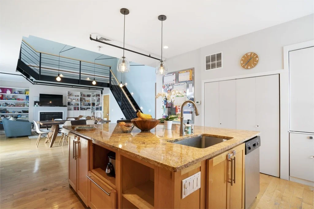 8 Newcomb, Roxbury