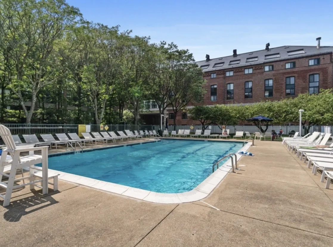 42 8th St, Charlestown