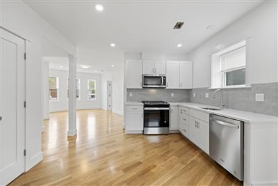 406 Columbia St, Wellington-Harrington