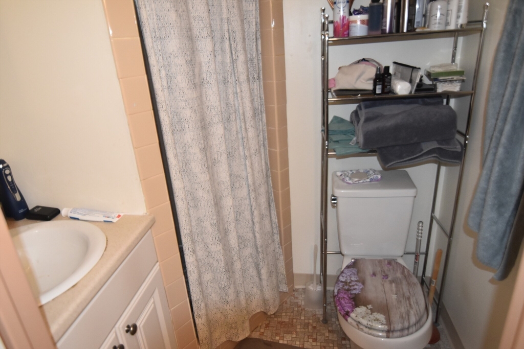 80 Pleasant St, North Brookline