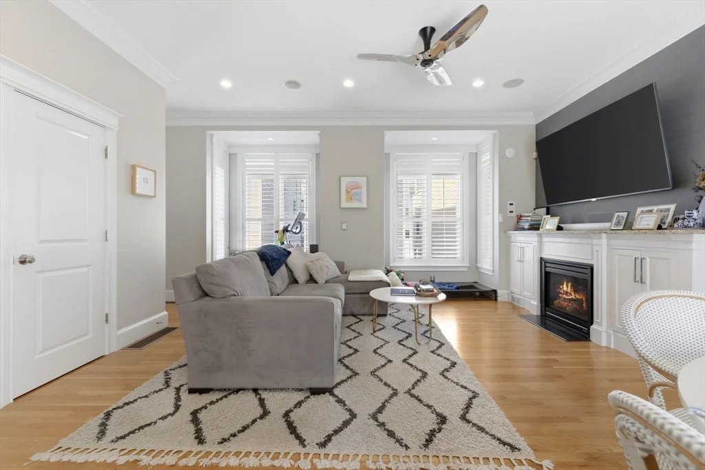 110 Bolton St, South Boston