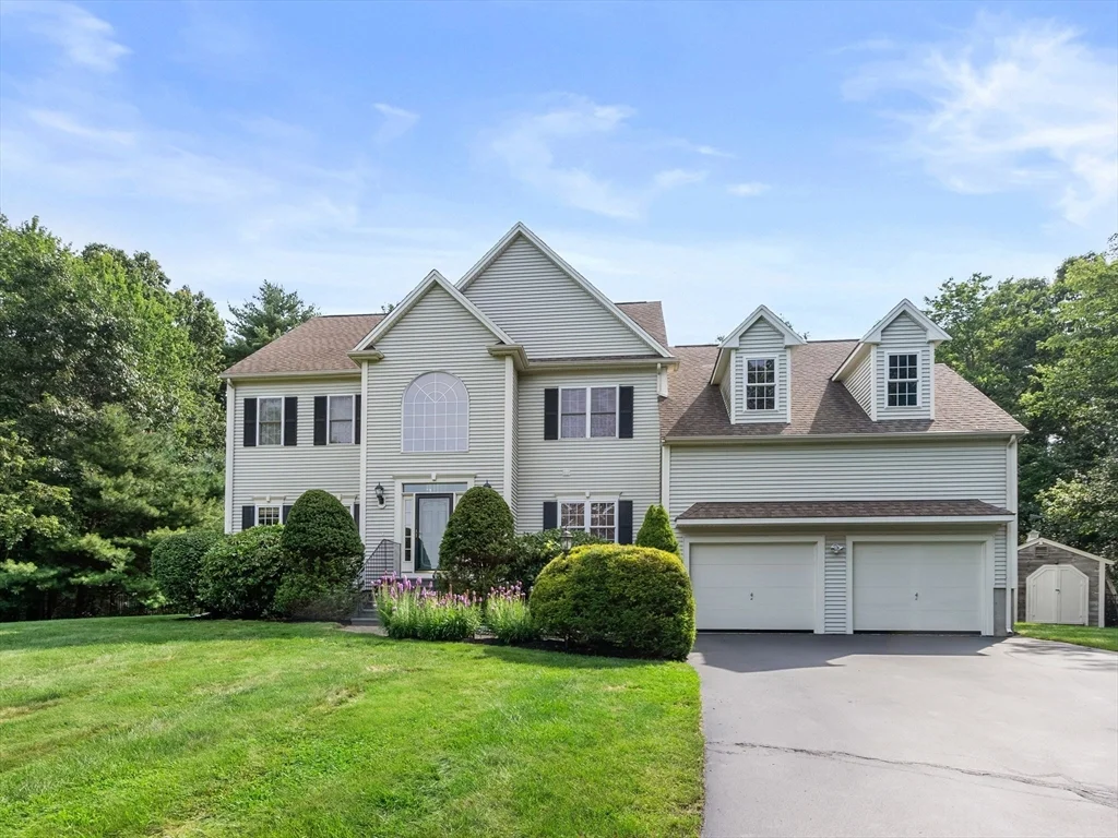 13 Breakneck Hill Rd, Hopkinton