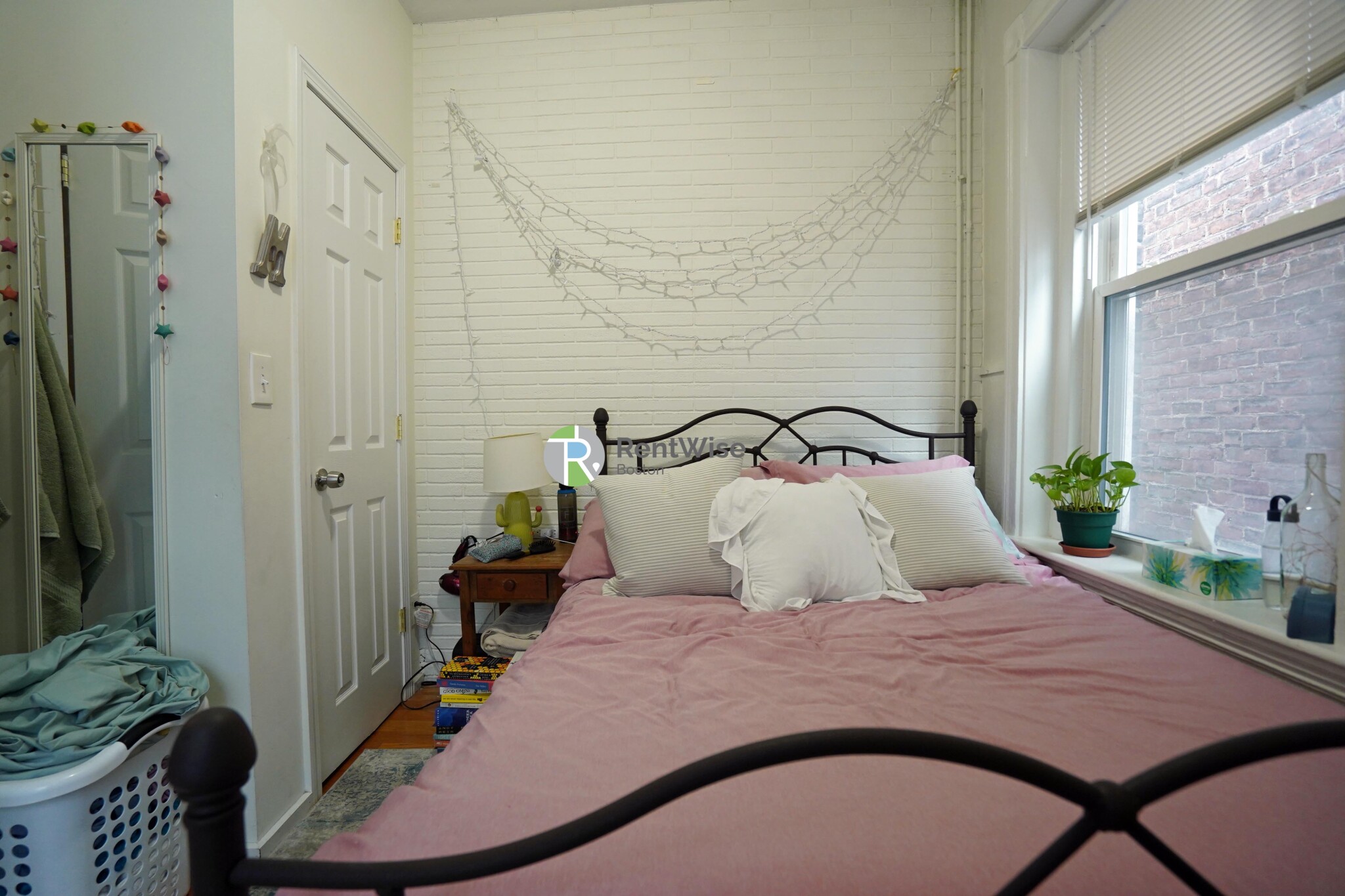 1322 Commonwealth Ave, Brighton