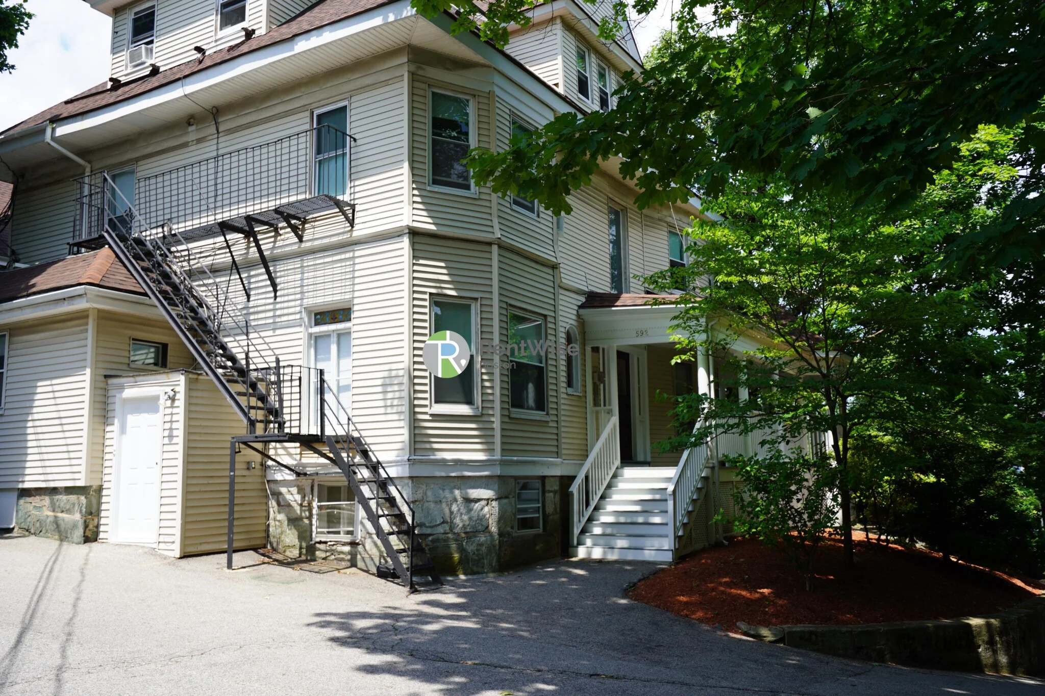 592 Cambridge St, Brighton