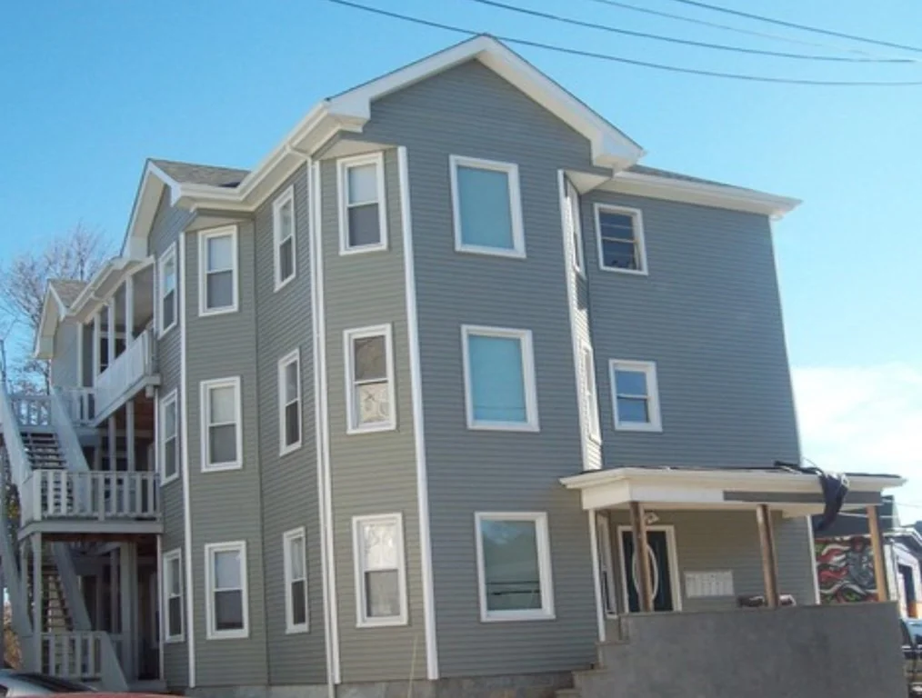 934 County St, Fall River