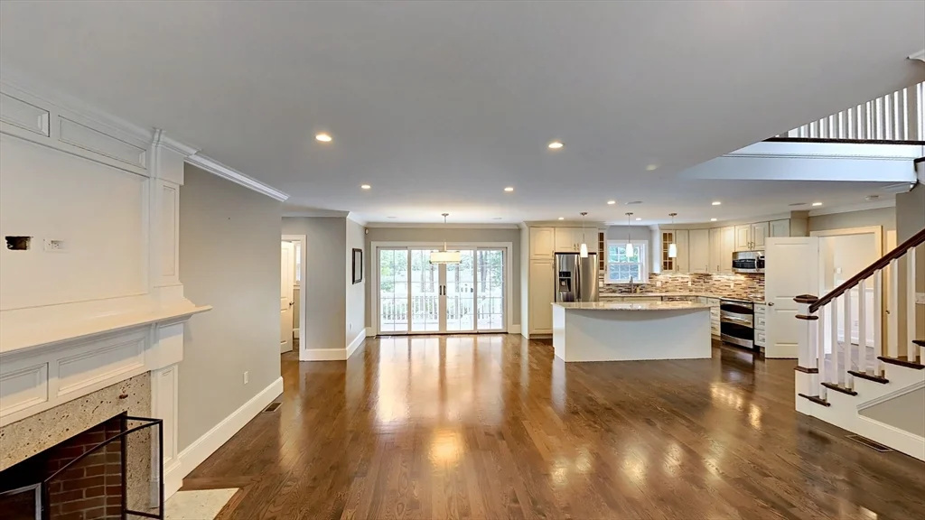 78 Nahanton Ave, Blue Hills