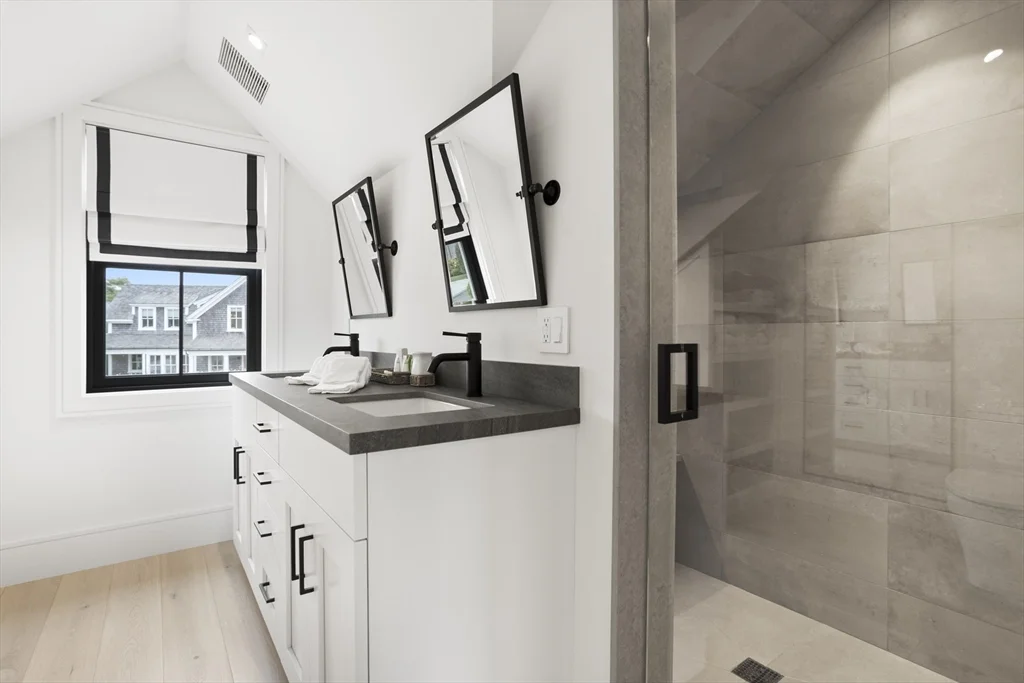 3 Old Mill Ct, Nantucket