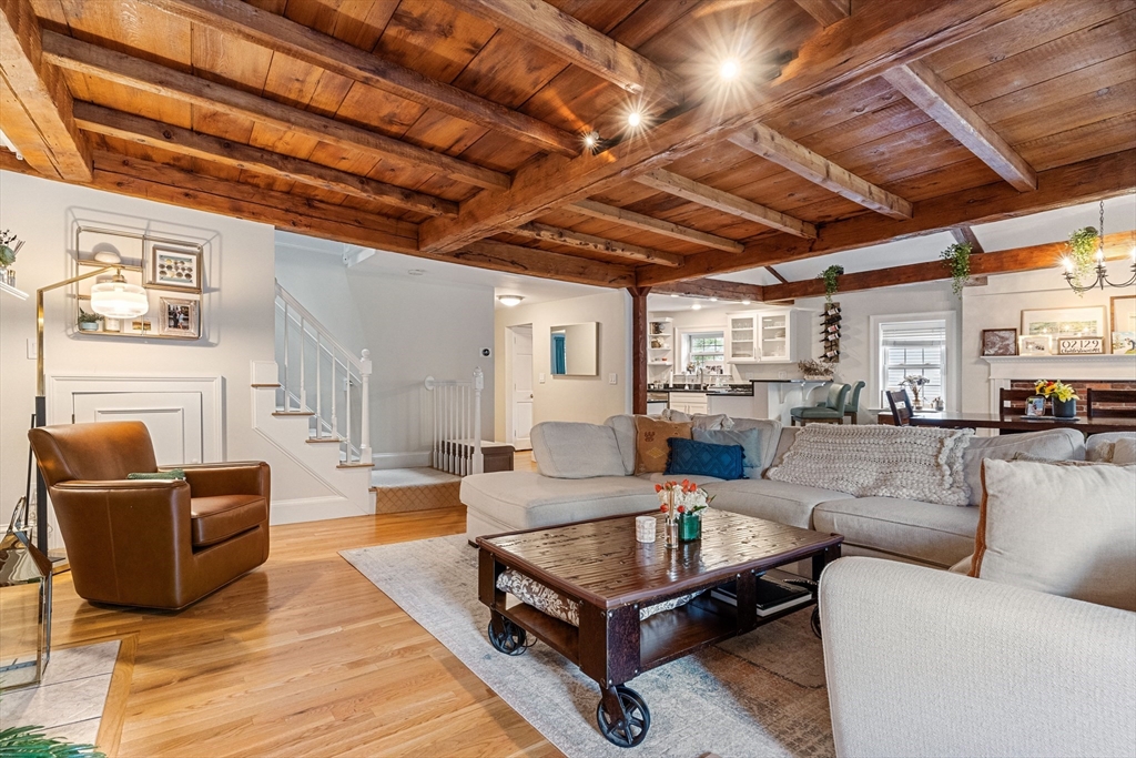 121 Main St, Charlestown