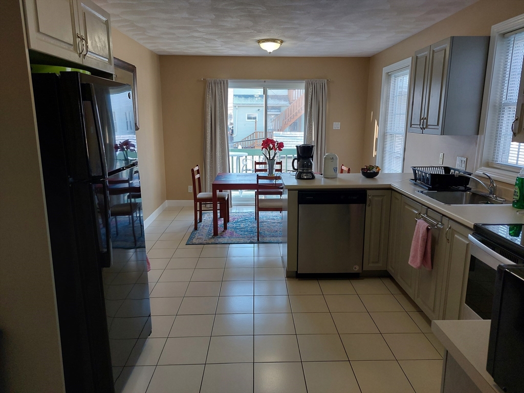 31 Tapley Ave, Revere