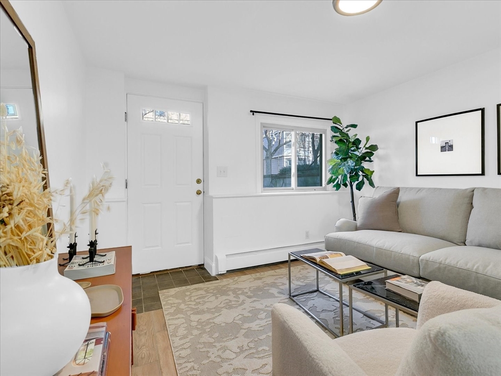 15 University Rd, Aspinwall Hill