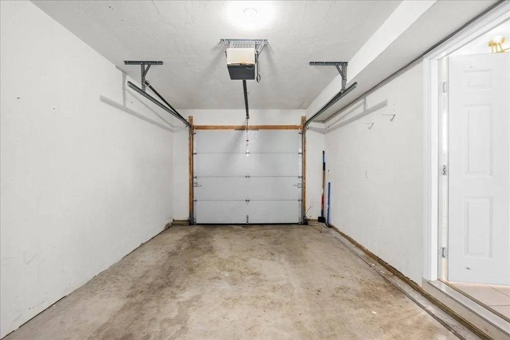 67 N Quinsigamond Ave, Shrewsbury