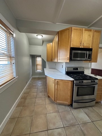 46 Lawrence St, Medford