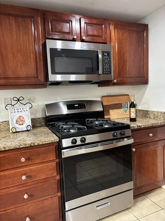 146 Willow St, Waltham