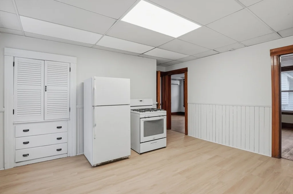 34 King Philip Rd, Worcester