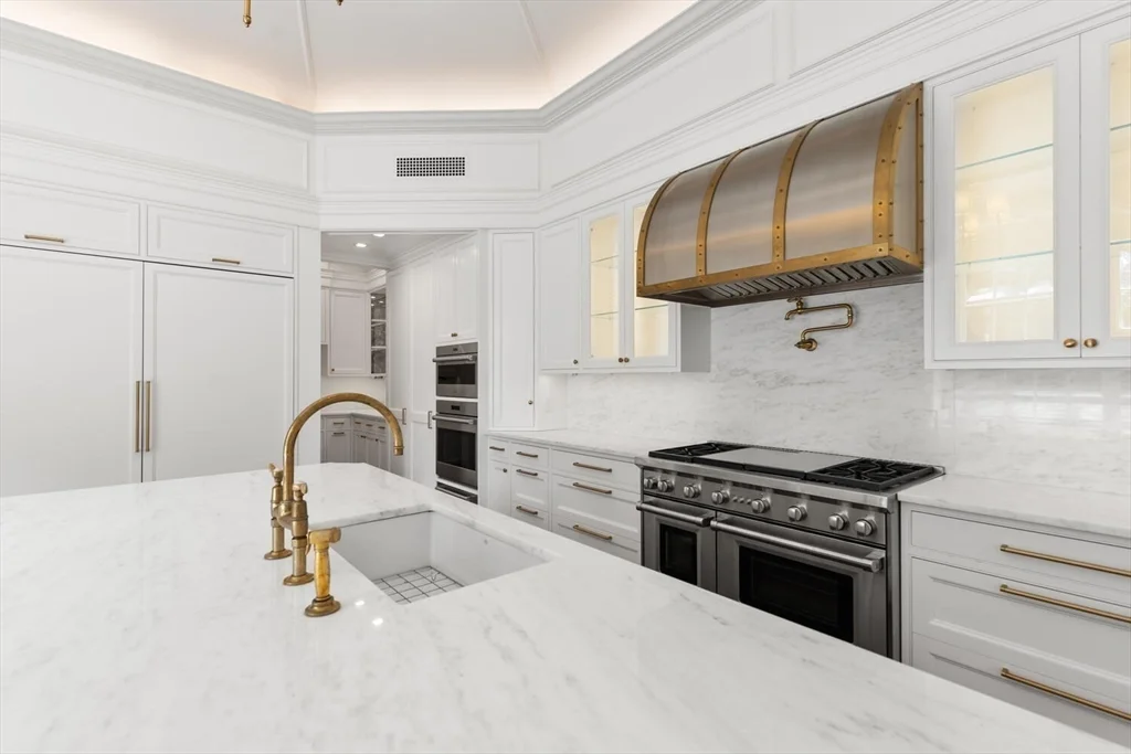 20 Chestnut St, Beacon Hill