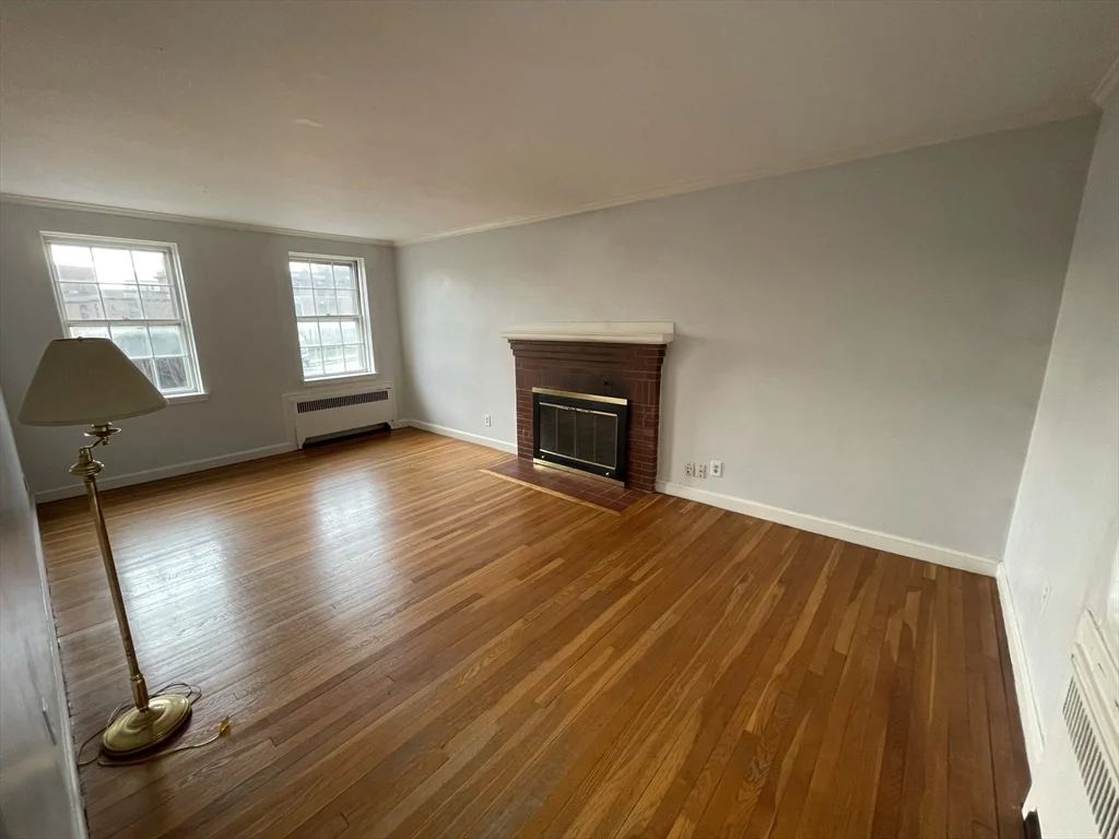 39 Commonwealth Ave, Newton