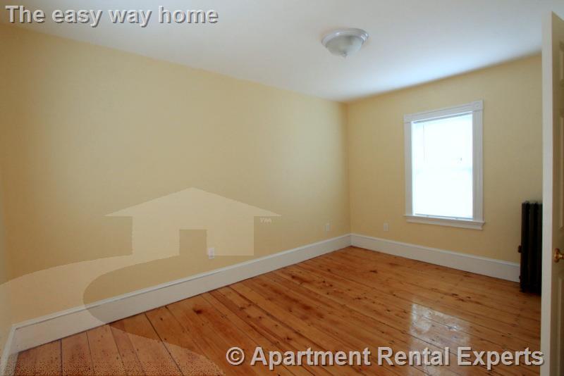 6 White St Pl, Porter Square