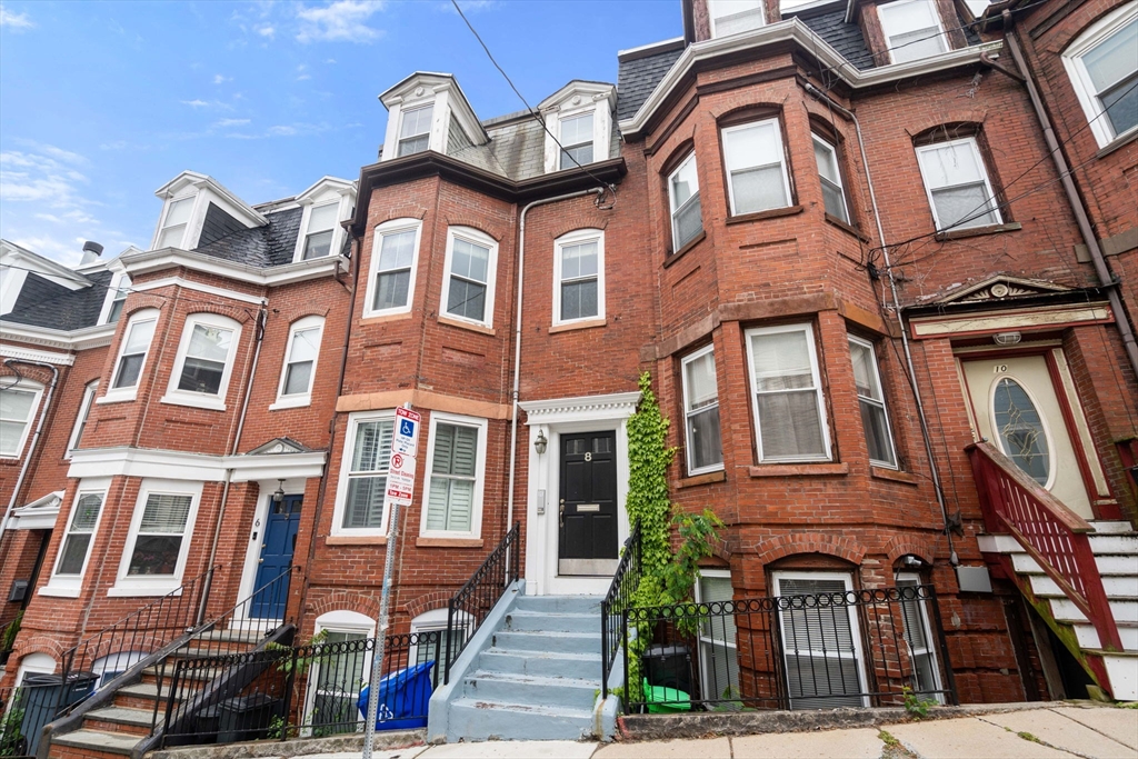 8 Pacific St, South Boston