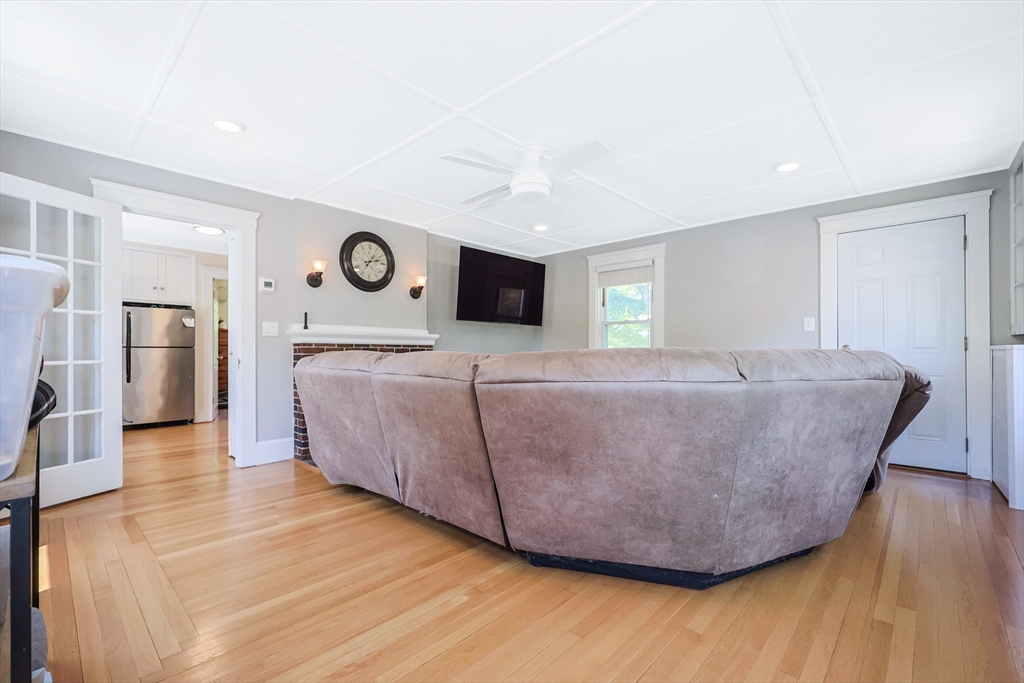 60 Verndale Ave, Attleboro