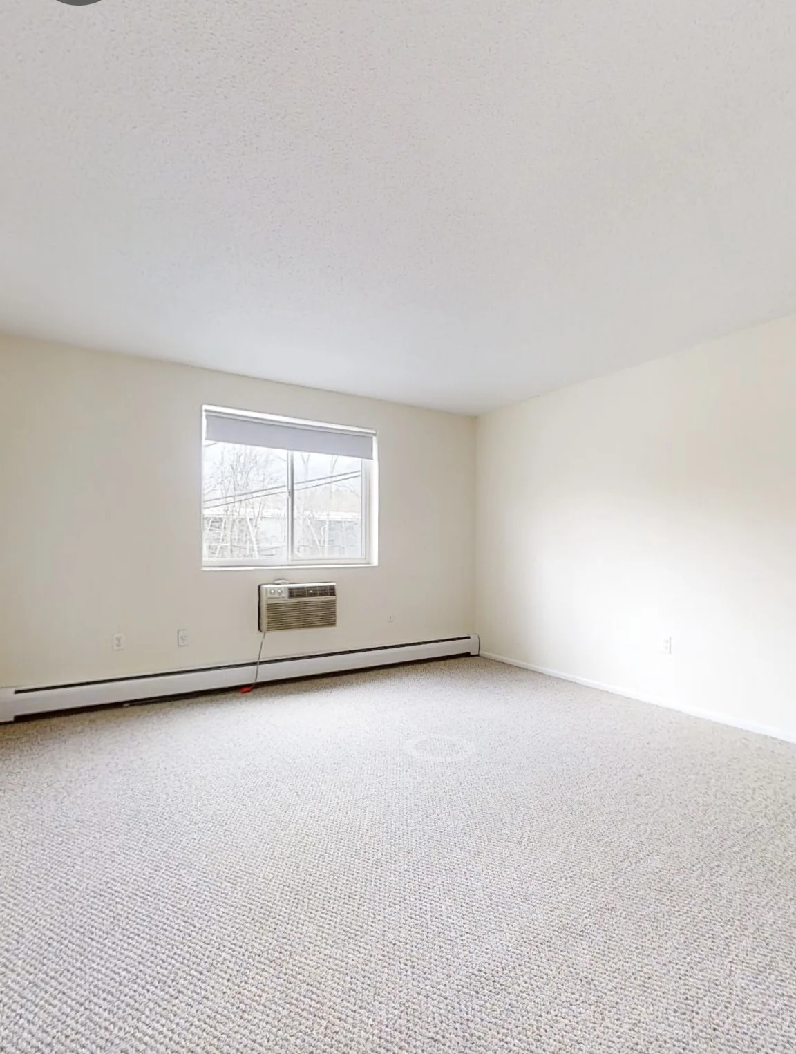 20 Queens Way, Framingham