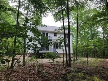 2399 Bay Rd, Sharon