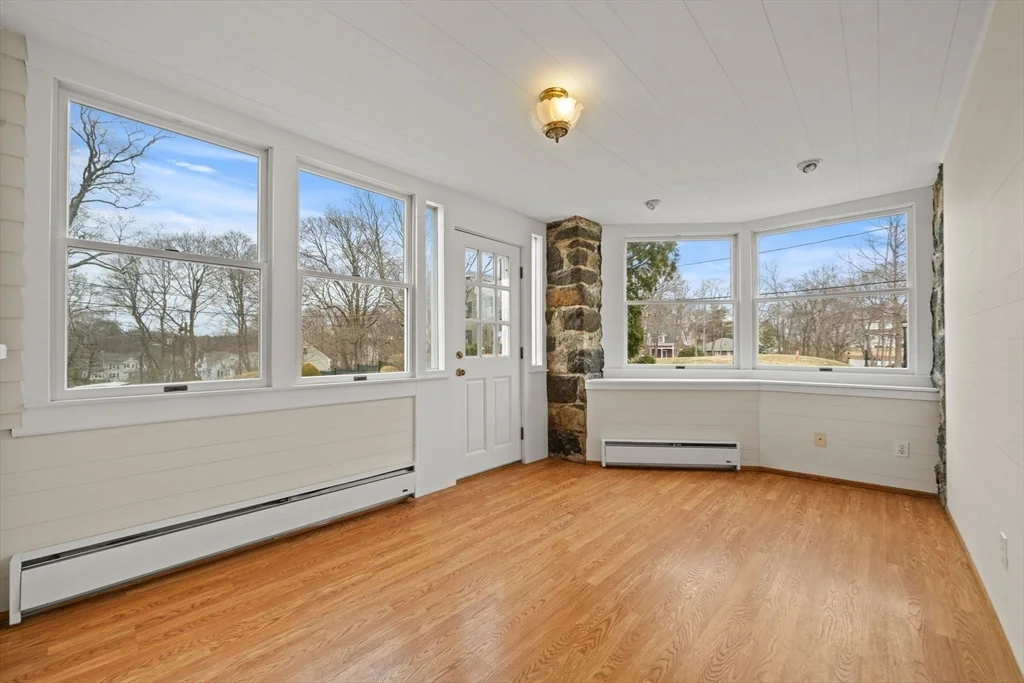 60 Powder House Rd, Lawrence Estates