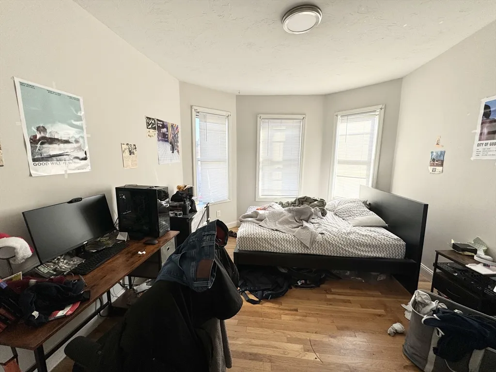 733 Parker St, Mission Hill