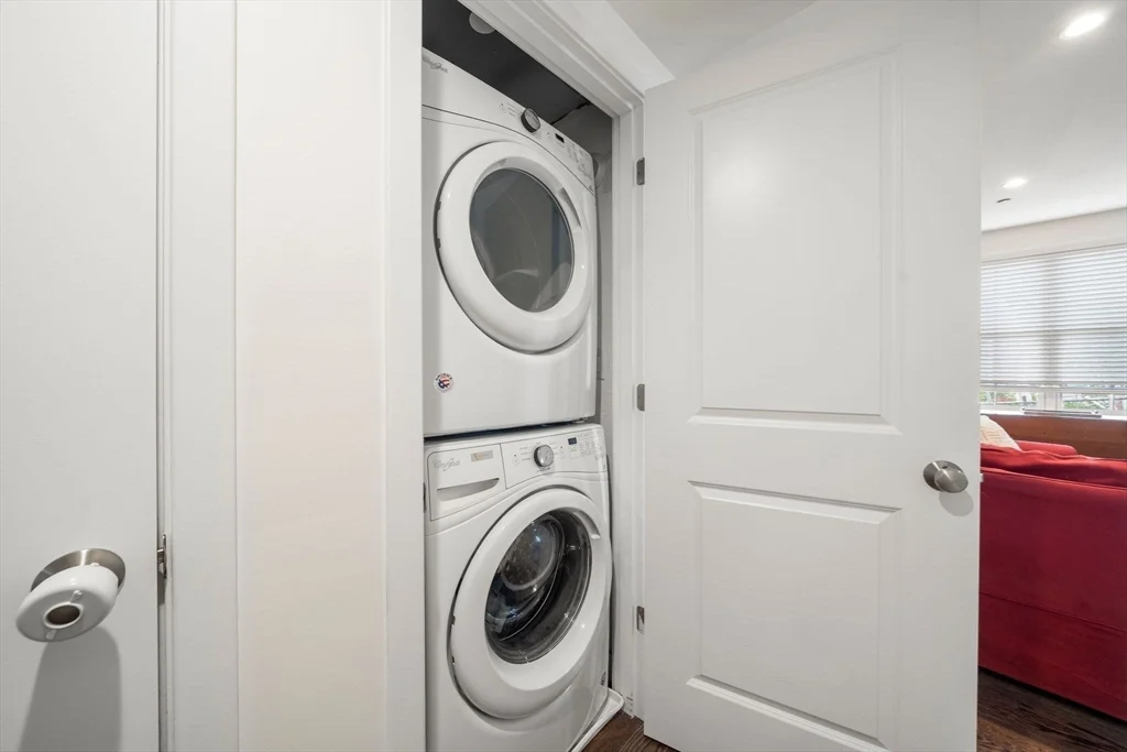 213 E Eagle St, East Boston