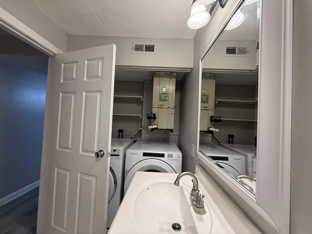 34 Walden Dr, Natick