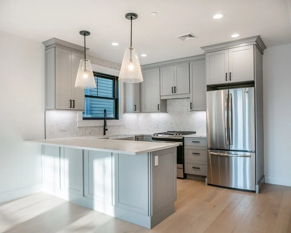 398 Bremen St, East Boston