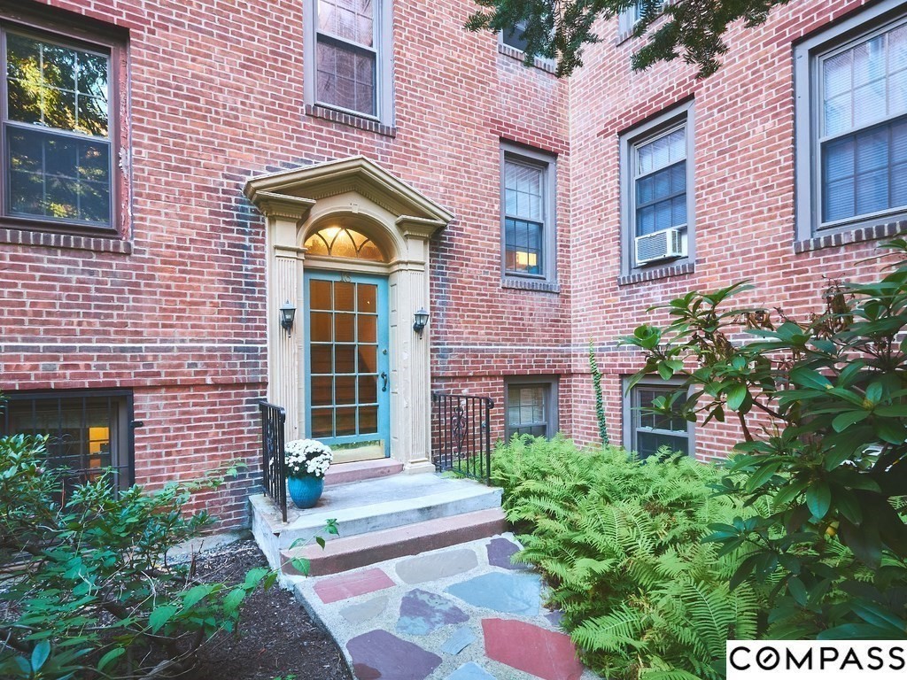 16 Ware St, Harvard Square