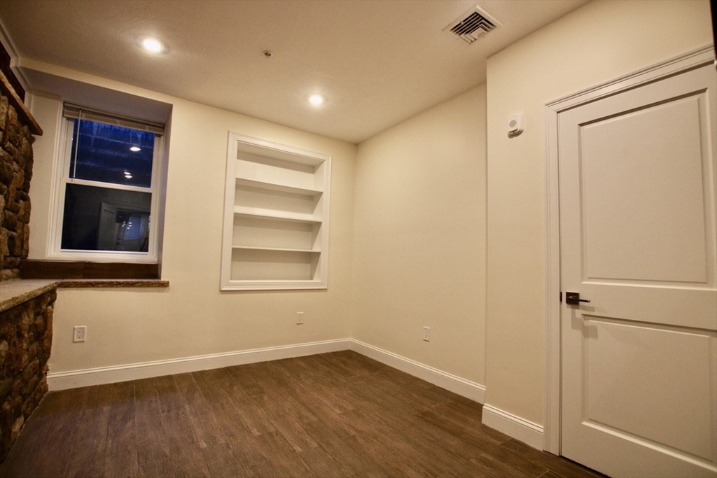 1616 Beacon St, Corey Hill