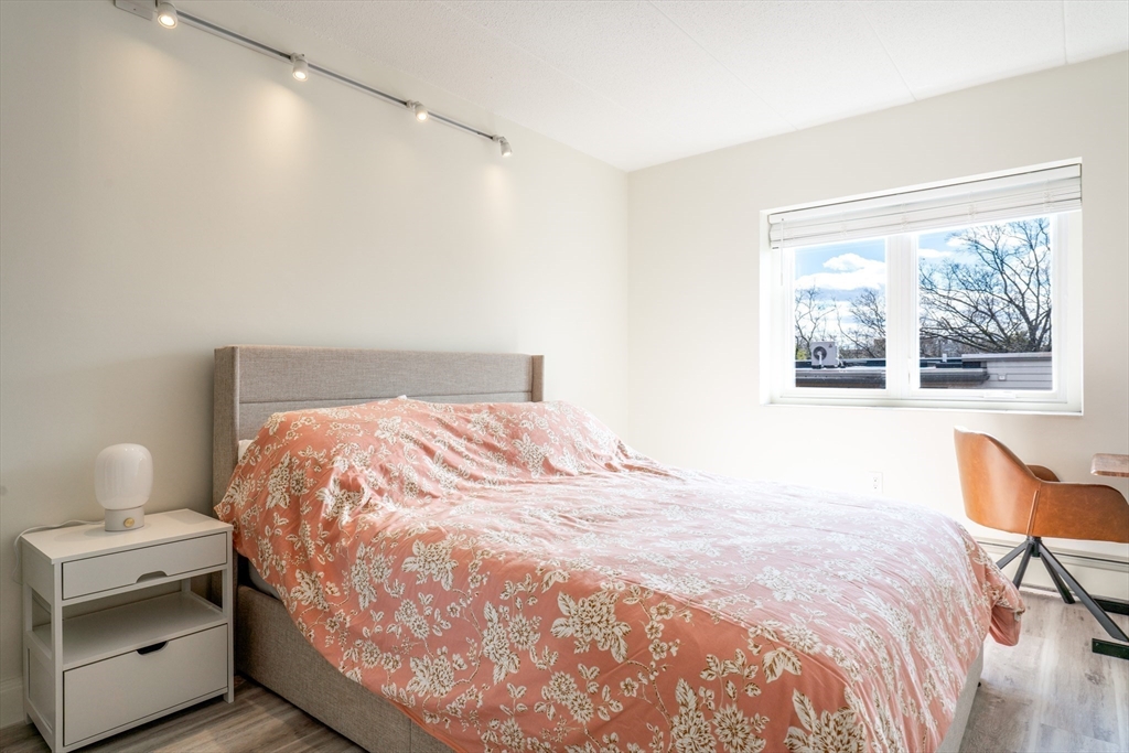 278 Beacon St, Ward Two