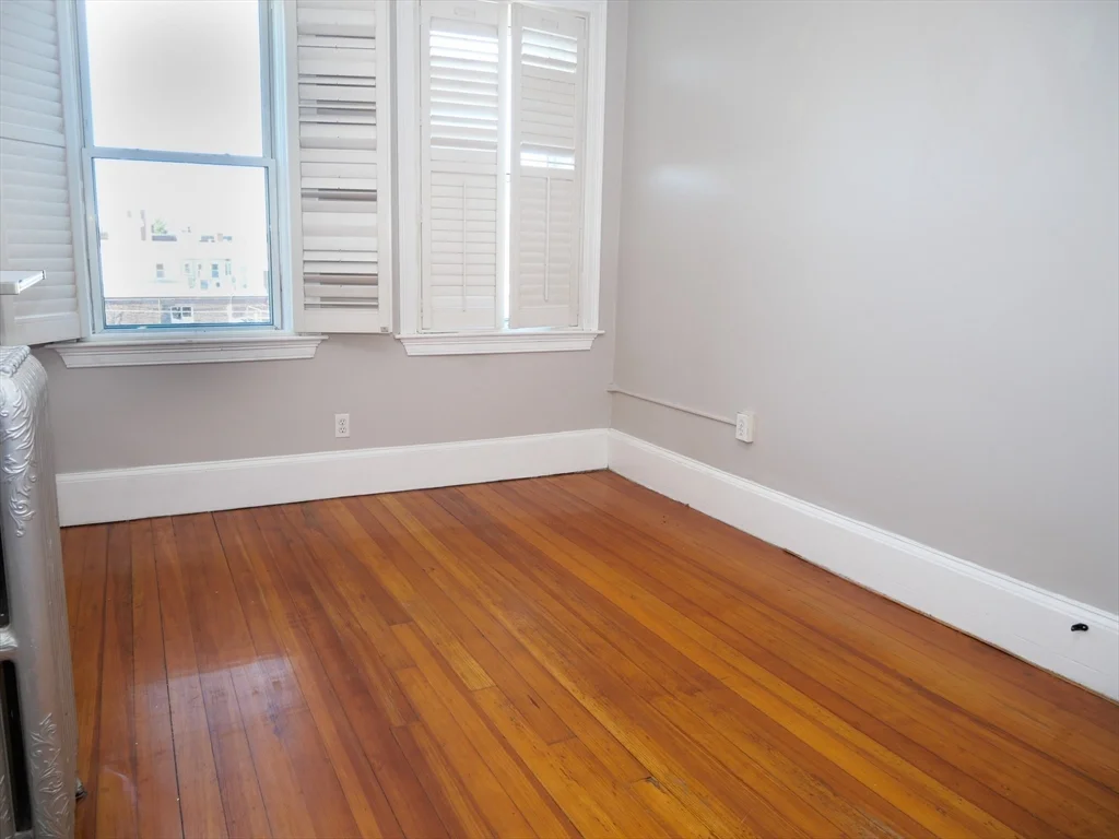 16 Chestnut Hill Ave, Brighton