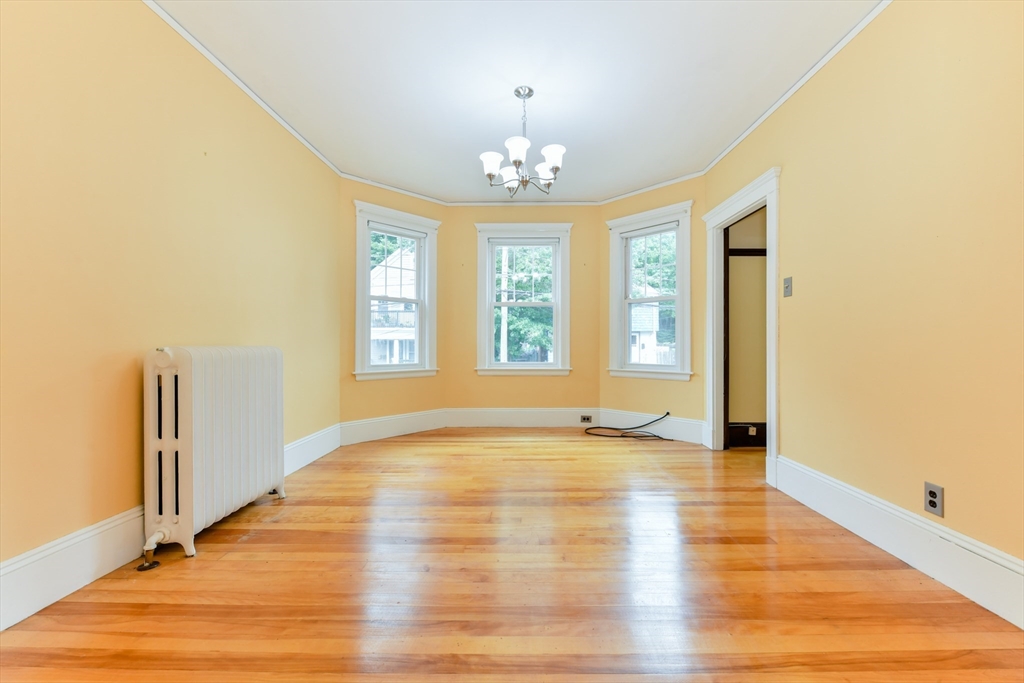 652 South, Roslindale