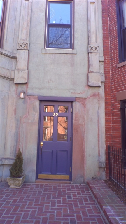 30 Holyoke St, South End