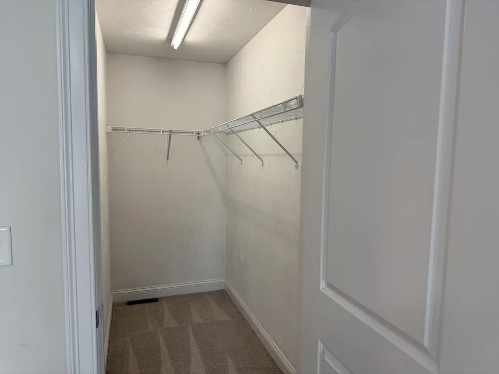 55 Wenham Rd, Carver