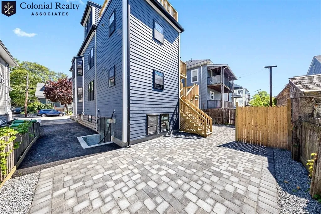 70 Stanley Ave, South Medford