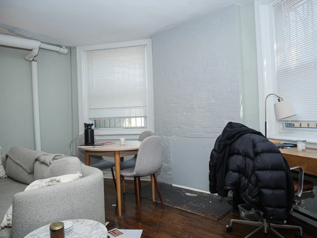 45 Carlton, Longwood