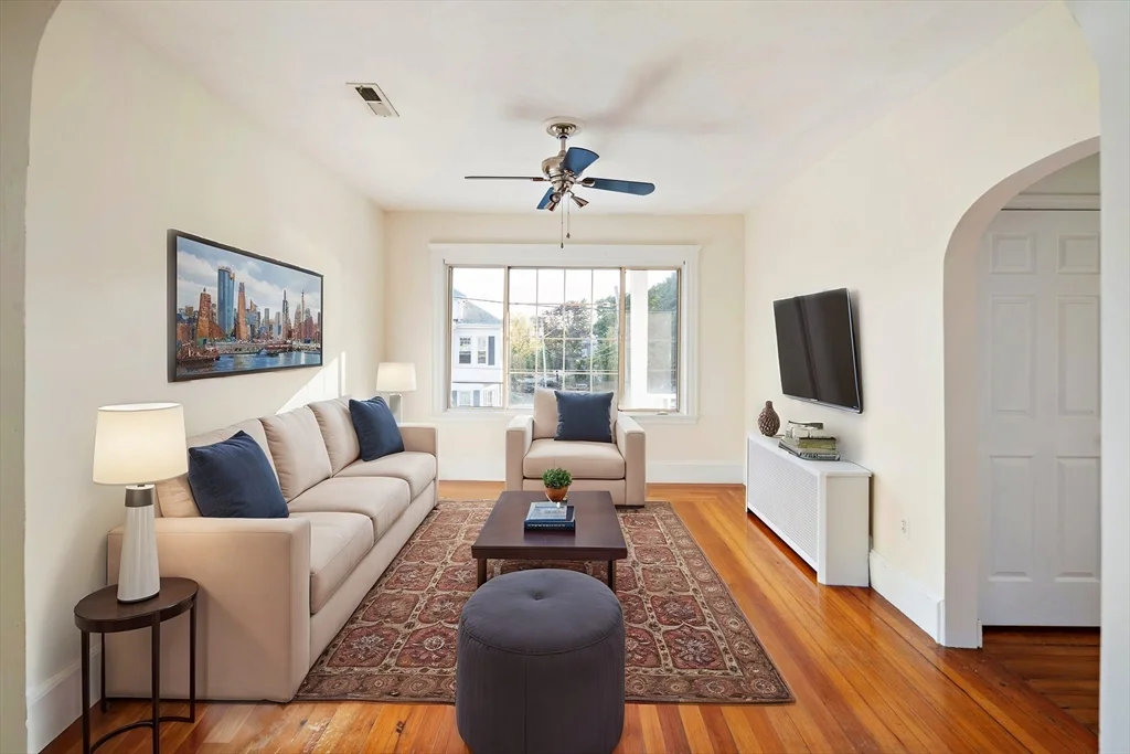 30 Early Ave, Lawrence Estates